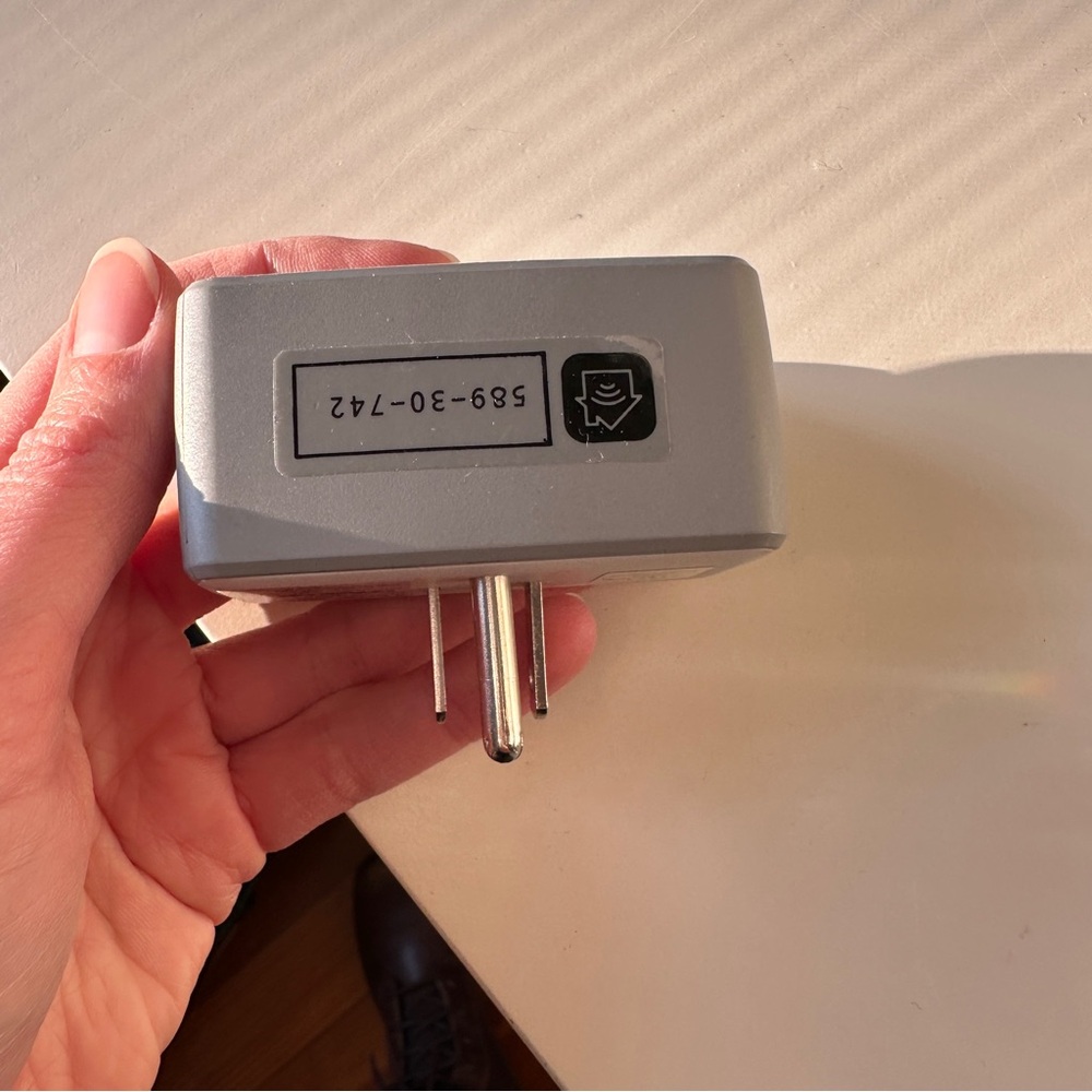 iHome Control Smartplug - Picture 2 of 4